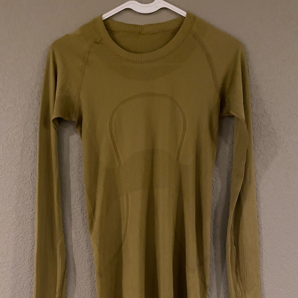 Lulu lemon swiftly tech long sleeve